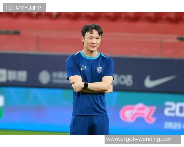 深圳新鹏城与武汉三镇激战 两边各拿1分保级之路!邓卓翔生日祝愿 深圳新鹏城与武汉三镇激战 两边各拿1分保级之路!邓卓翔生日祝愿